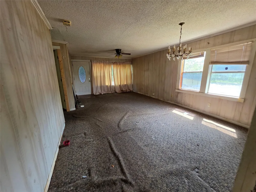 919 E Murchison Street Palestine, TX 75801