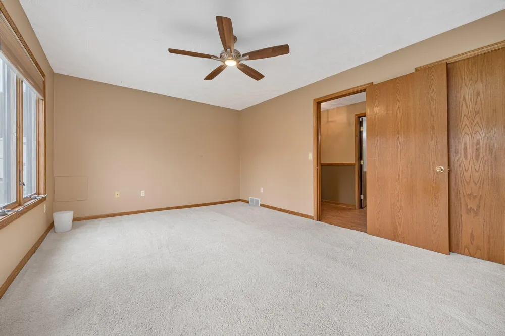 5430 E T AVENUE Vicksburg, MI 49097