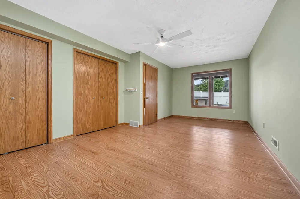 5430 E T AVENUE Vicksburg, MI 49097