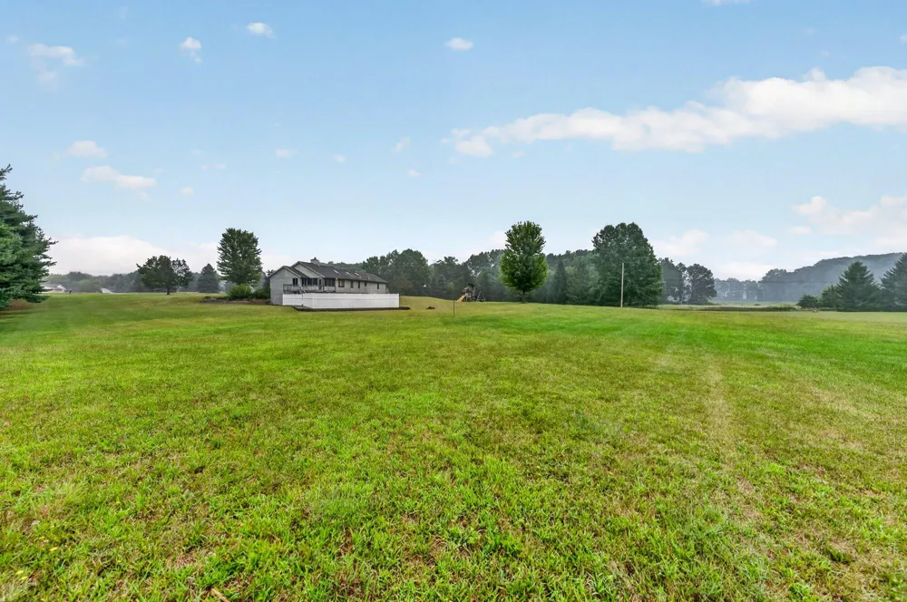 5430 E T AVENUE Vicksburg, MI 49097