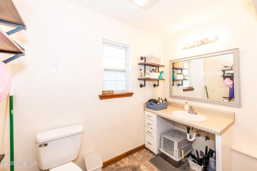 106 Linden Road Richlands, NC 28574