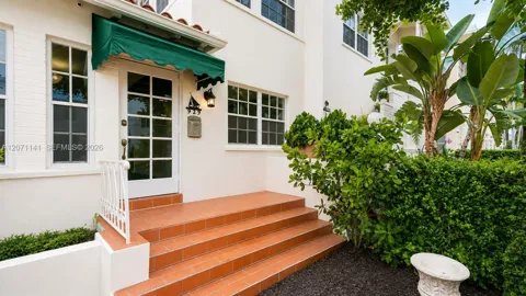 1605 Michigan Ave #929