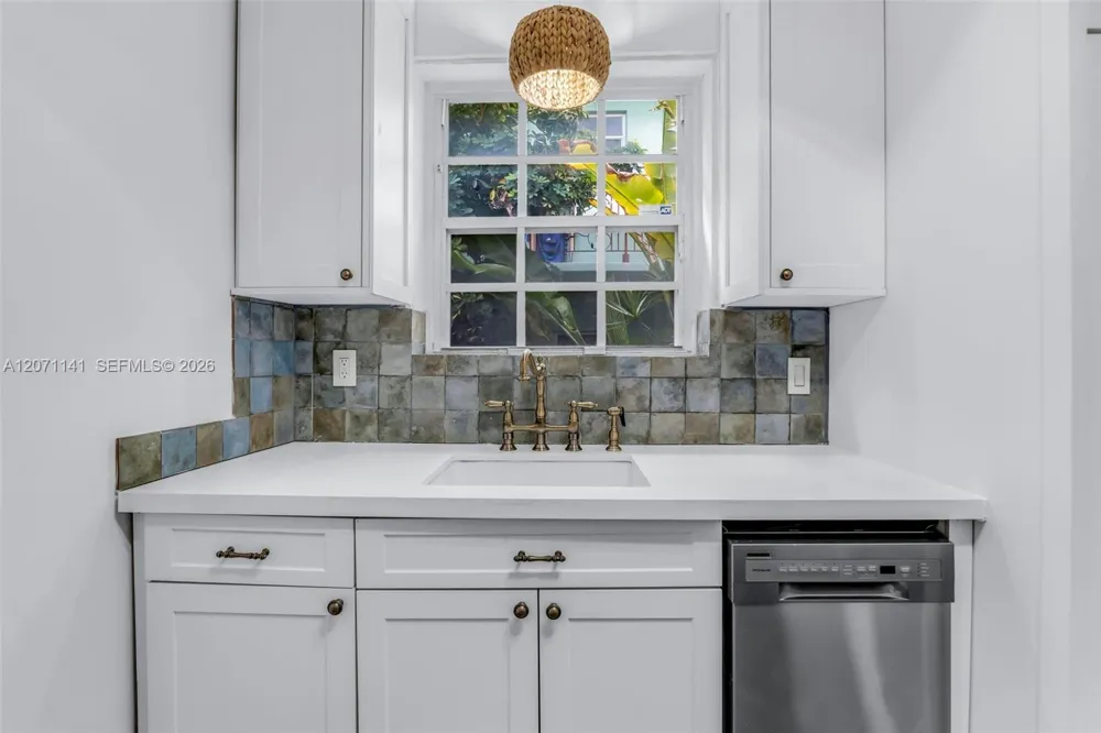 1605 Michigan Ave #929 Miami Beach, FL 33139