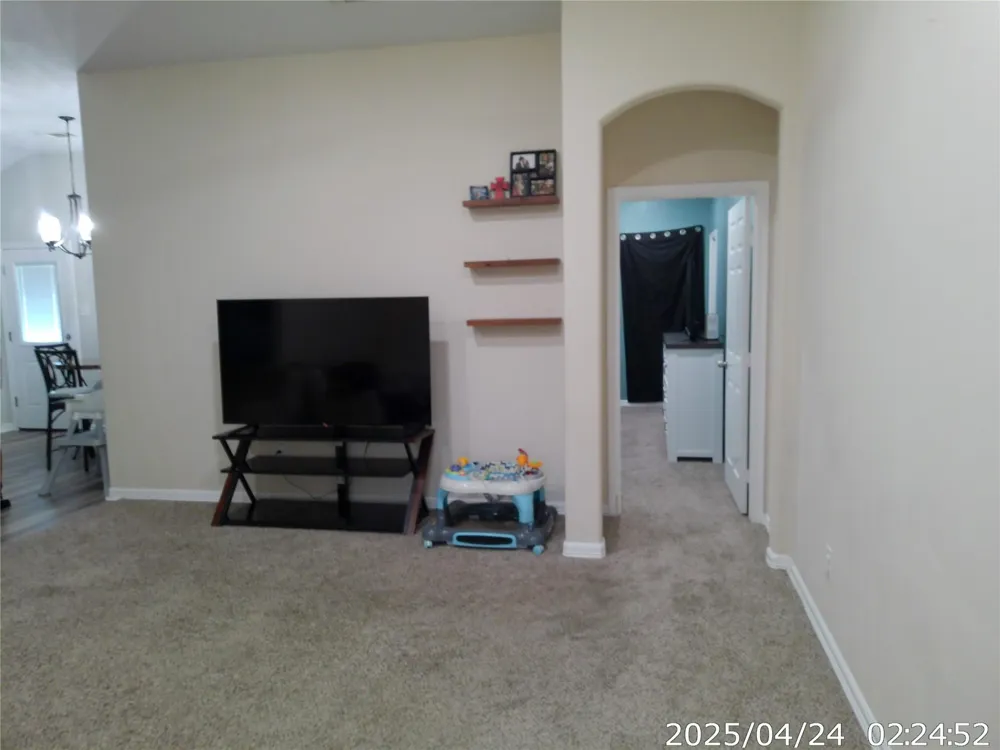 1027 Wallace Street Columbus, TX 78934