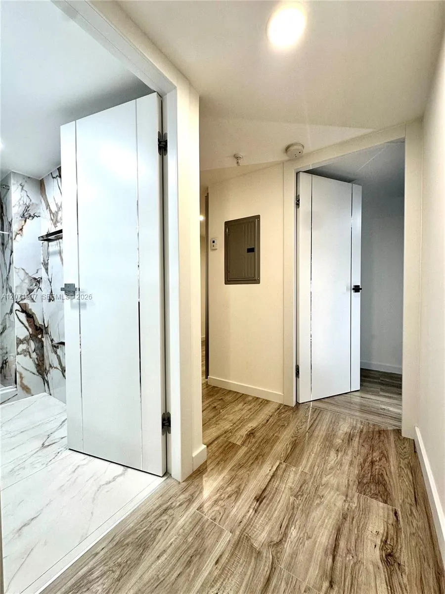 671 NE 195th St #205E Miami, FL 33179