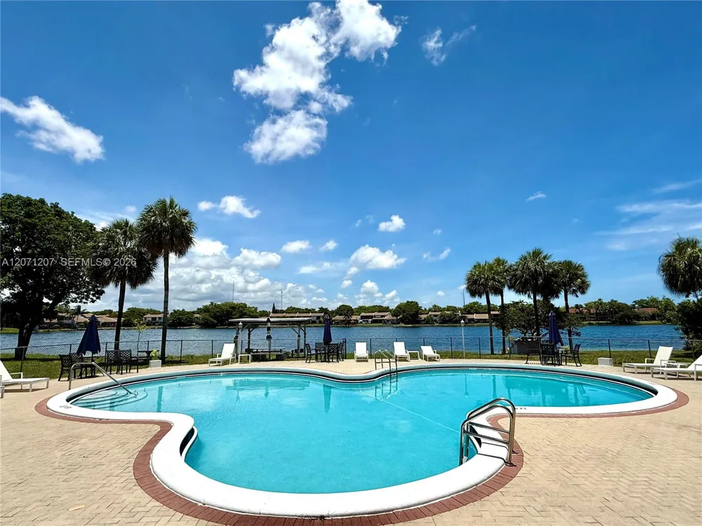 671 NE 195th St #205E Miami, FL 33179