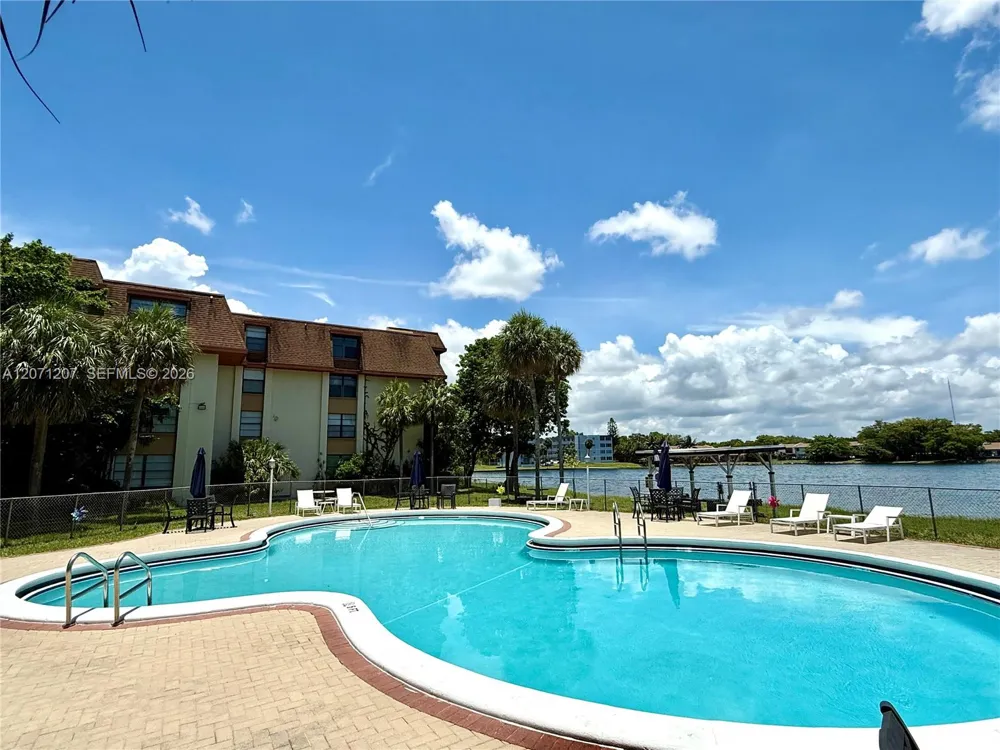 671 NE 195th St #205E Miami, FL 33179