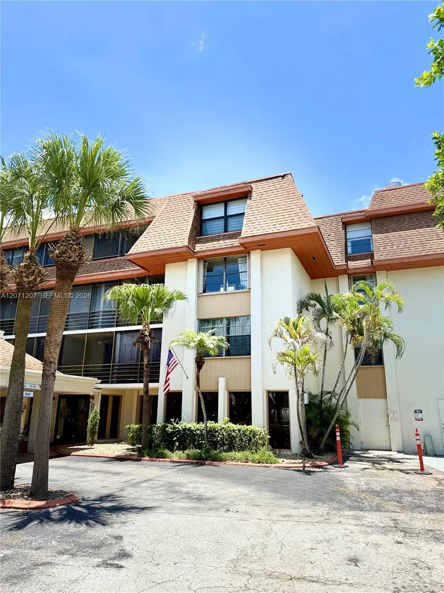 671 NE 195th St #205E Miami, FL 33179