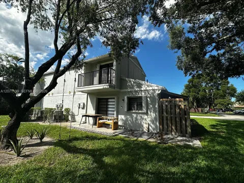 13290 NW 7th St