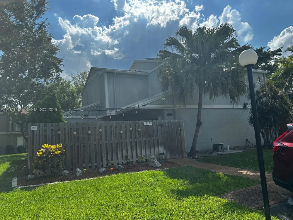 13290 NW 7th St Plantation, FL 33325
