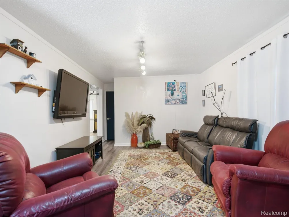 5495 Savoy Drive Waterford Charter Township, MI 48327
