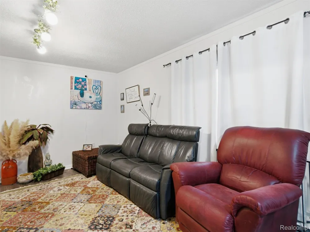5495 Savoy Drive Waterford Charter Township, MI 48327