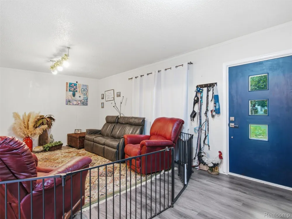 5495 Savoy Drive Waterford Charter Township, MI 48327