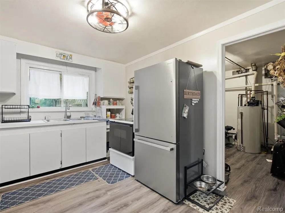 5495 Savoy Drive Waterford Charter Township, MI 48327