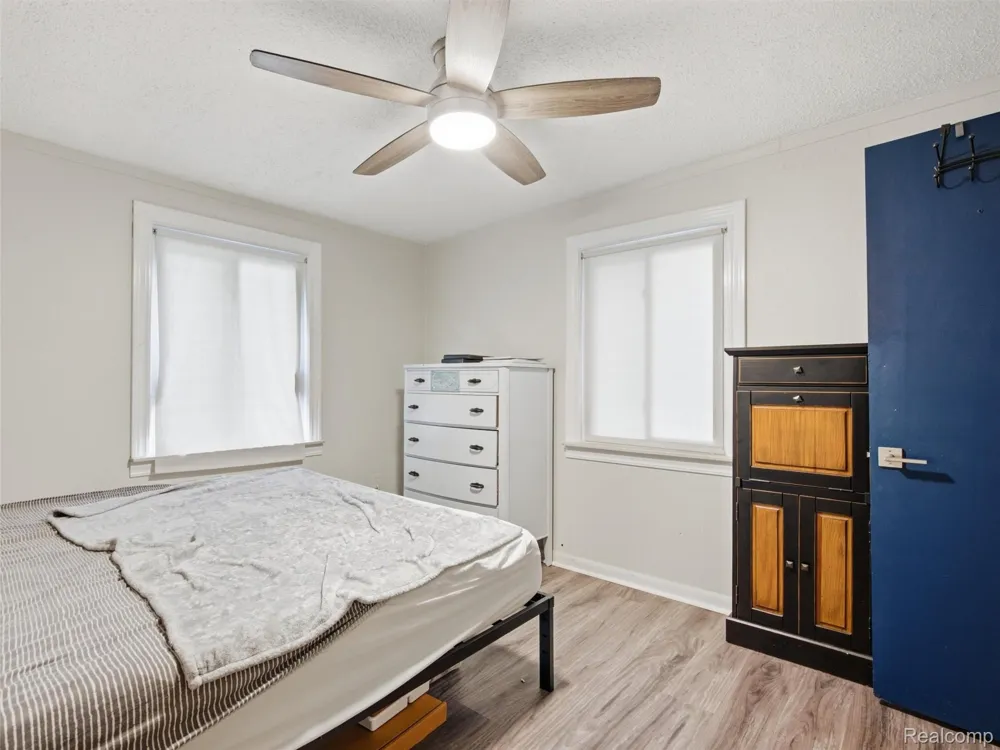 5495 Savoy Drive Waterford Charter Township, MI 48327