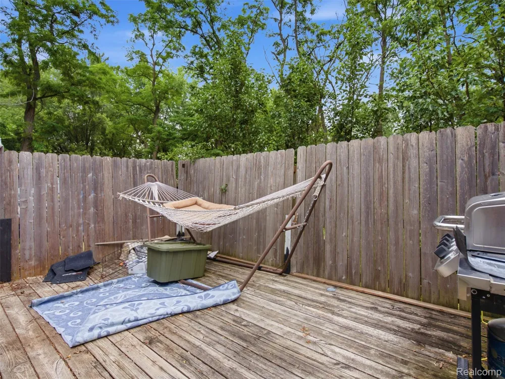 5495 Savoy Drive Waterford Charter Township, MI 48327