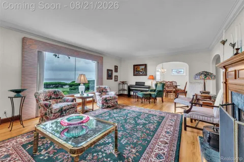 4796 Lakeshore Road