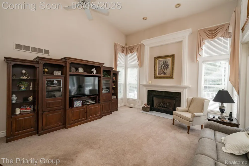 1761 Twin Lakes Boulevard E Oxford Charter Township, MI 48371