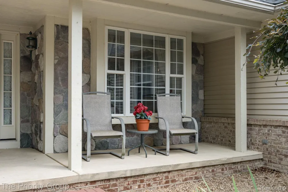 1761 Twin Lakes Boulevard E Oxford Charter Township, MI 48371