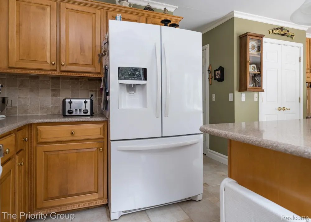 1761 Twin Lakes Boulevard E Oxford Charter Township, MI 48371