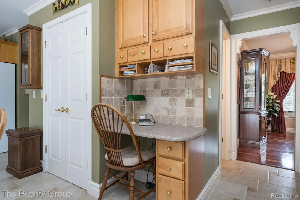 1761 Twin Lakes Boulevard E Oxford Charter Township, MI 48371