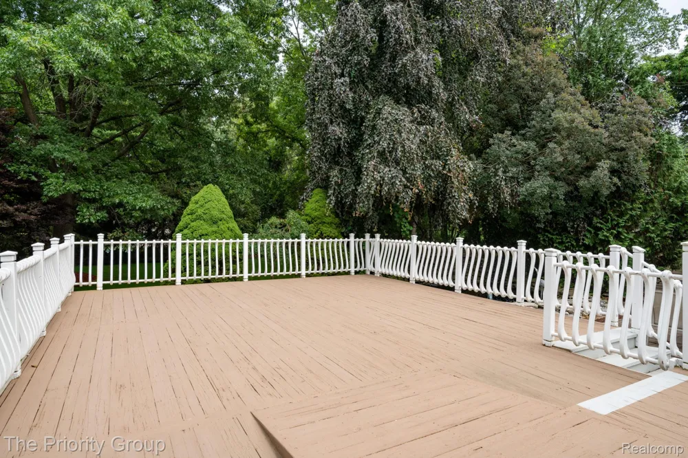 1761 Twin Lakes Boulevard E Oxford Charter Township, MI 48371