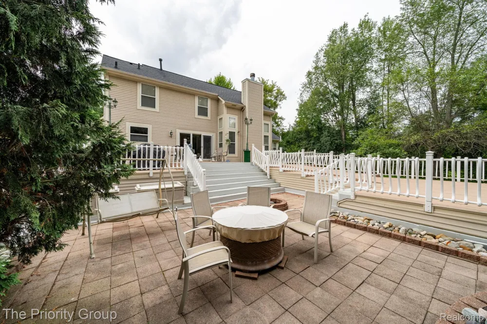 1761 Twin Lakes Boulevard E Oxford Charter Township, MI 48371