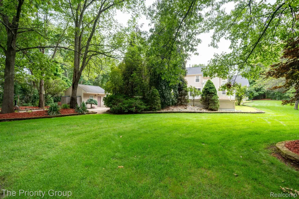 1761 Twin Lakes Boulevard E Oxford Charter Township, MI 48371