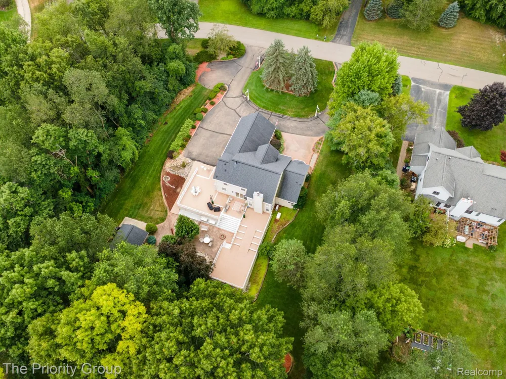1761 Twin Lakes Boulevard E Oxford Charter Township, MI 48371