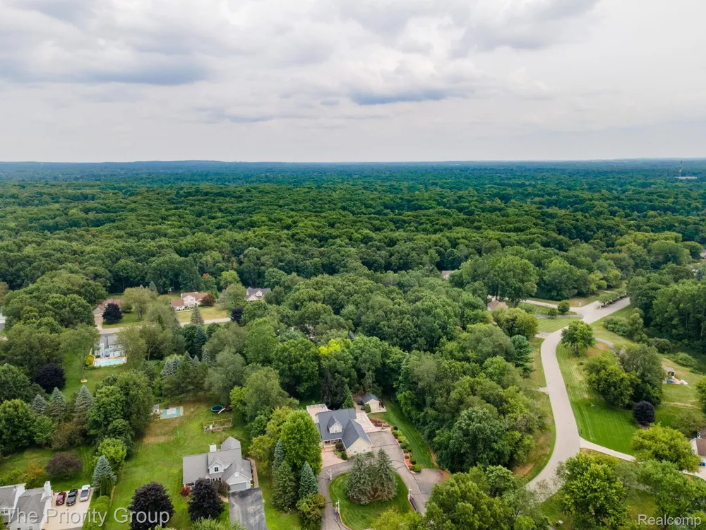 1761 Twin Lakes Boulevard E Oxford Charter Township, MI 48371