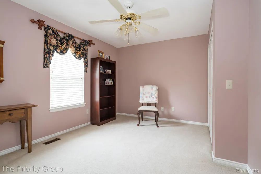 1761 Twin Lakes Boulevard E Oxford Charter Township, MI 48371