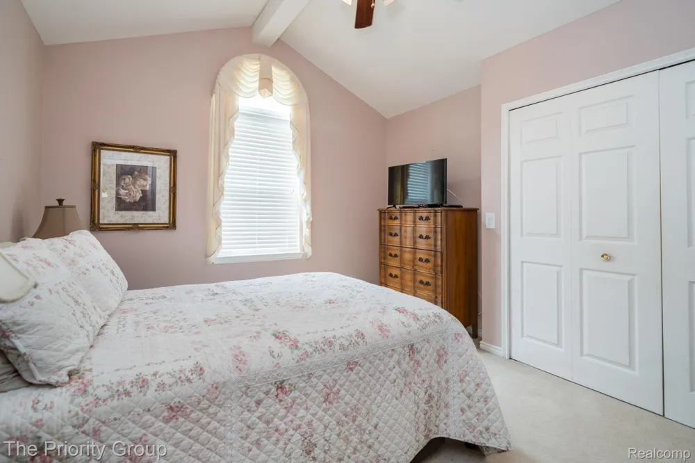 1761 Twin Lakes Boulevard E Oxford Charter Township, MI 48371