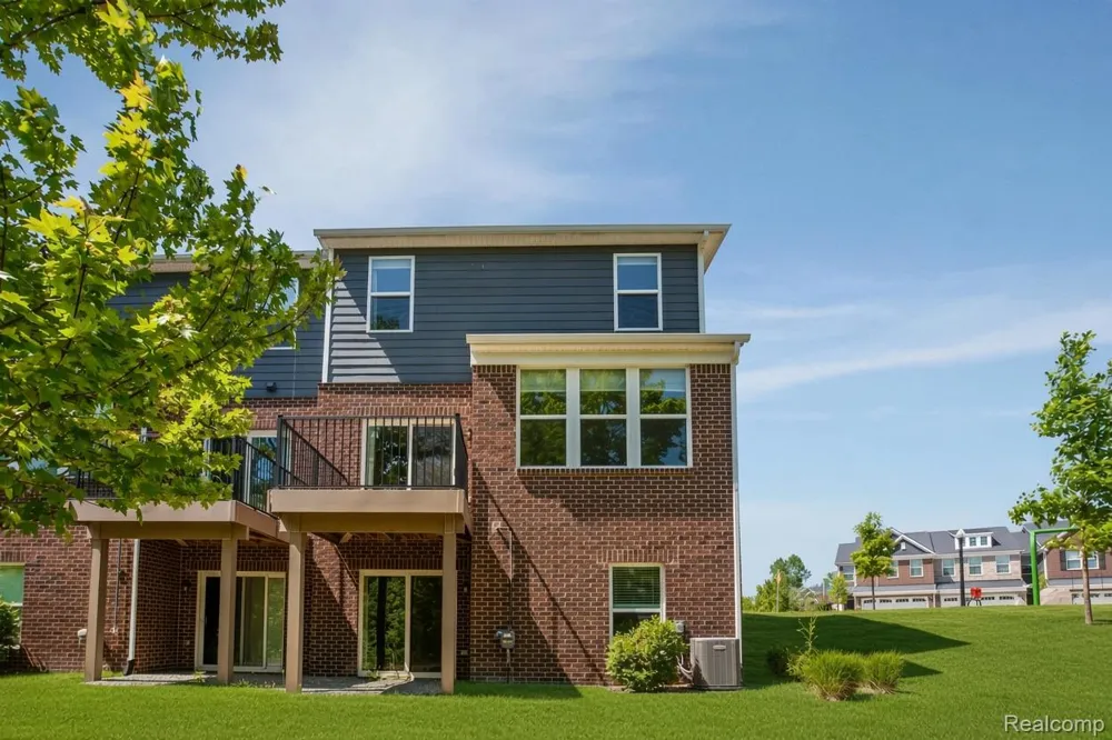 43583 Chancellor Lane Novi City, MI 48375