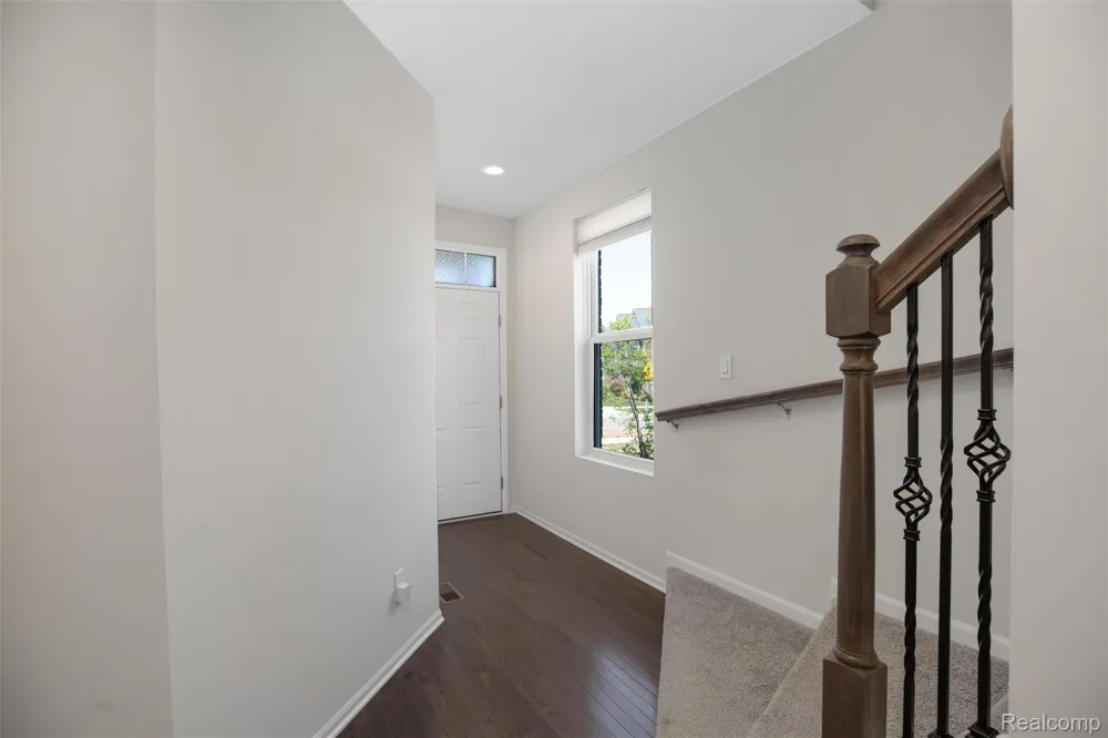 43583 Chancellor Lane Novi City, MI 48375