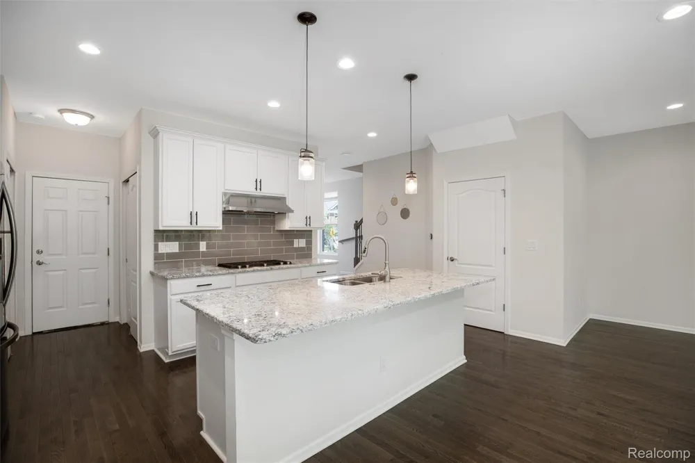 43583 Chancellor Lane Novi City, MI 48375