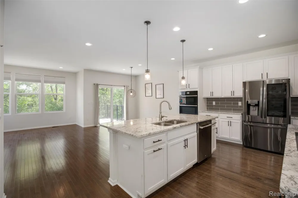 43583 Chancellor Lane Novi City, MI 48375