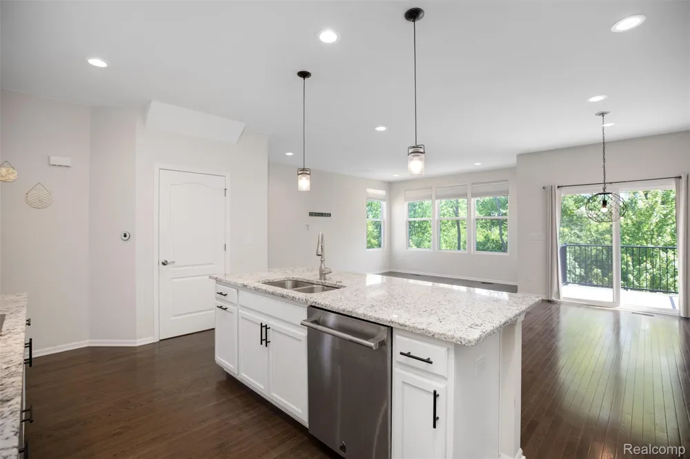 43583 Chancellor Lane Novi City, MI 48375