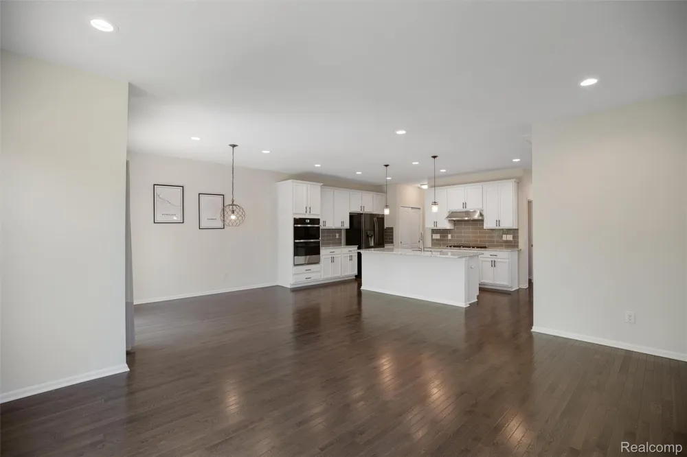 43583 Chancellor Lane Novi City, MI 48375