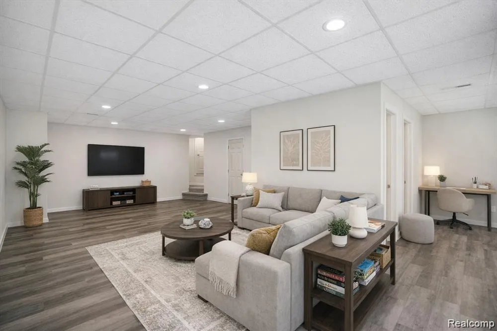 43583 Chancellor Lane Novi City, MI 48375
