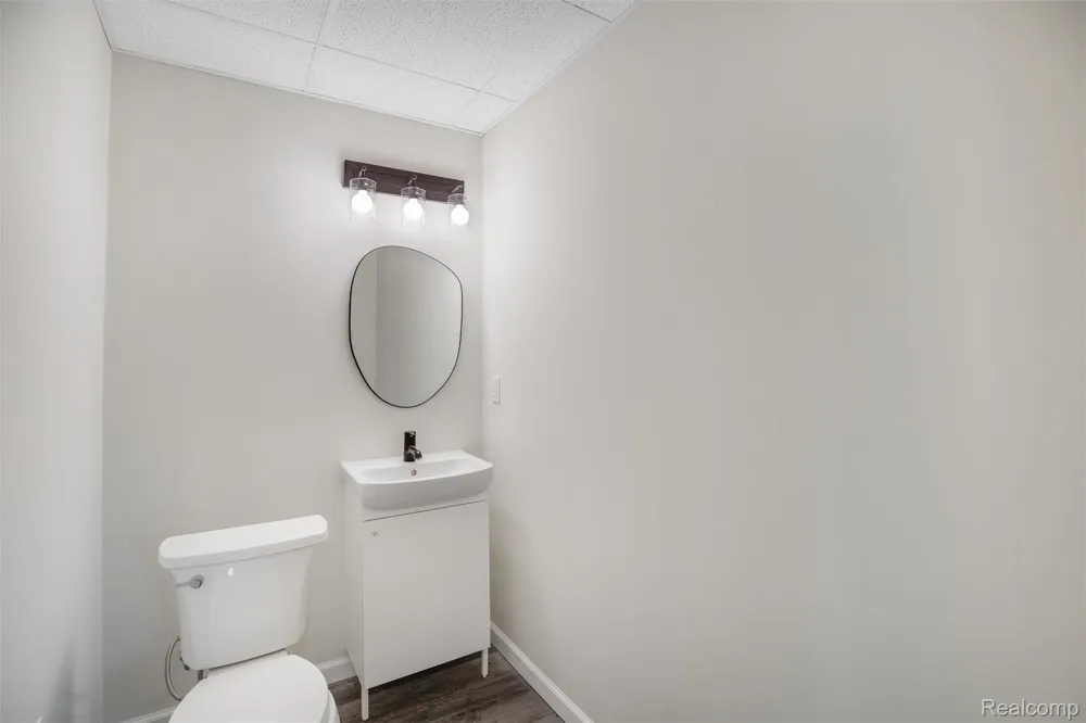 43583 Chancellor Lane Novi City, MI 48375