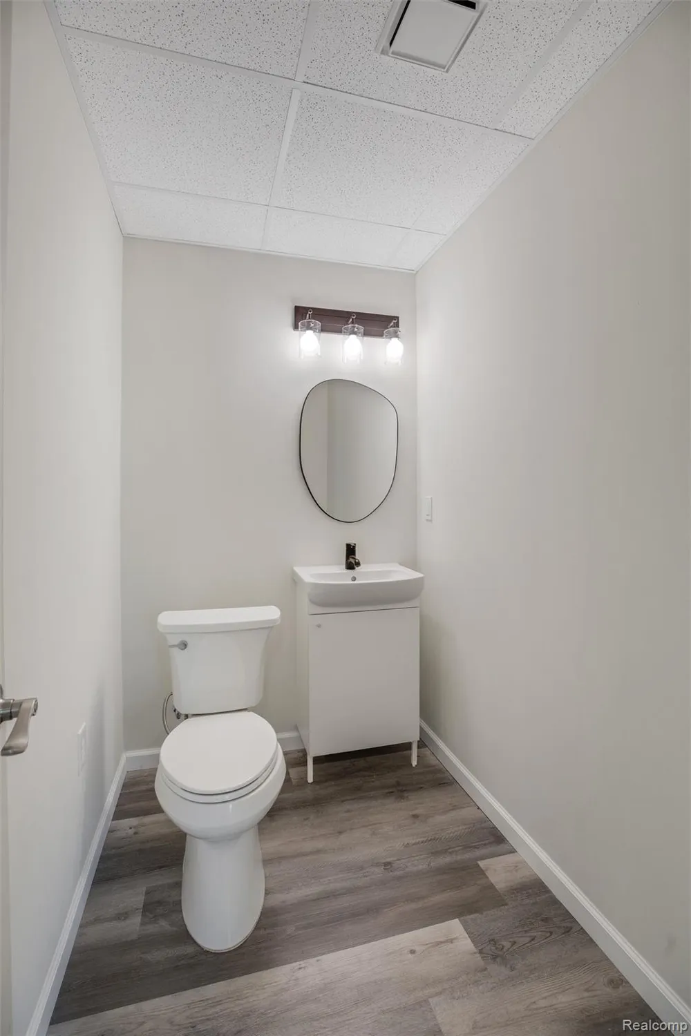 43583 Chancellor Lane Novi City, MI 48375