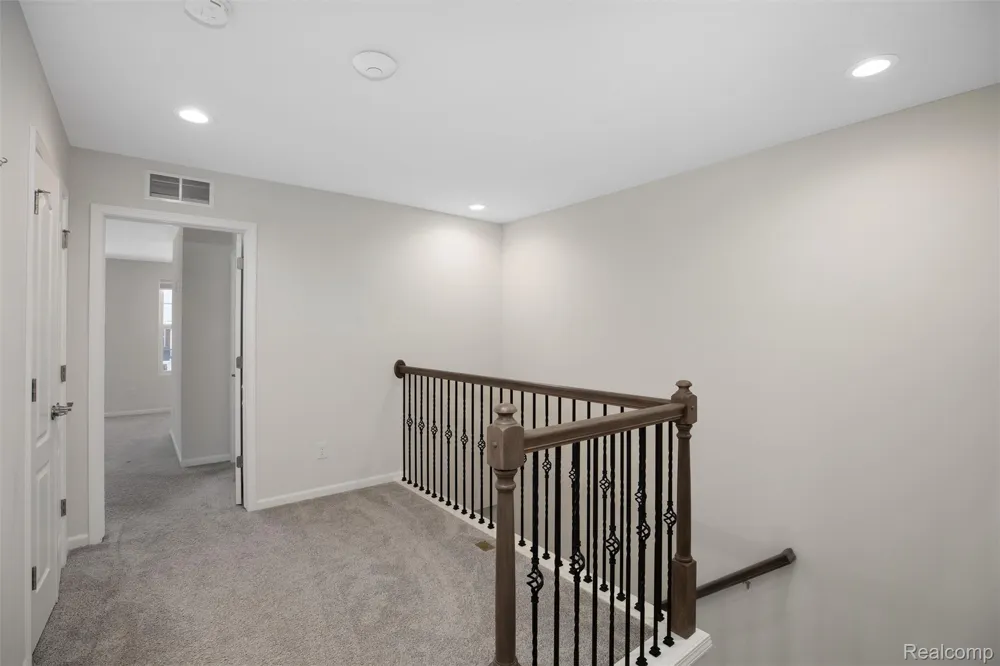 43583 Chancellor Lane Novi City, MI 48375