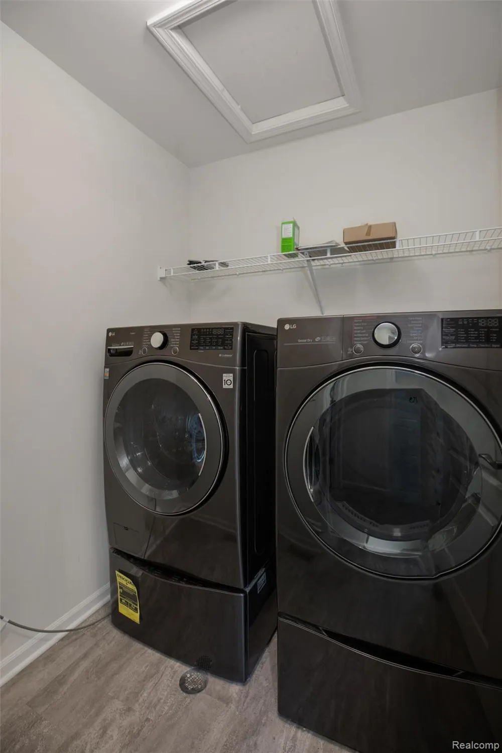 43583 Chancellor Lane Novi City, MI 48375