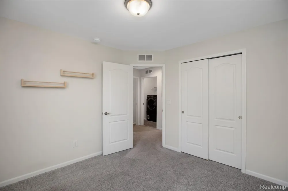 43583 Chancellor Lane Novi City, MI 48375
