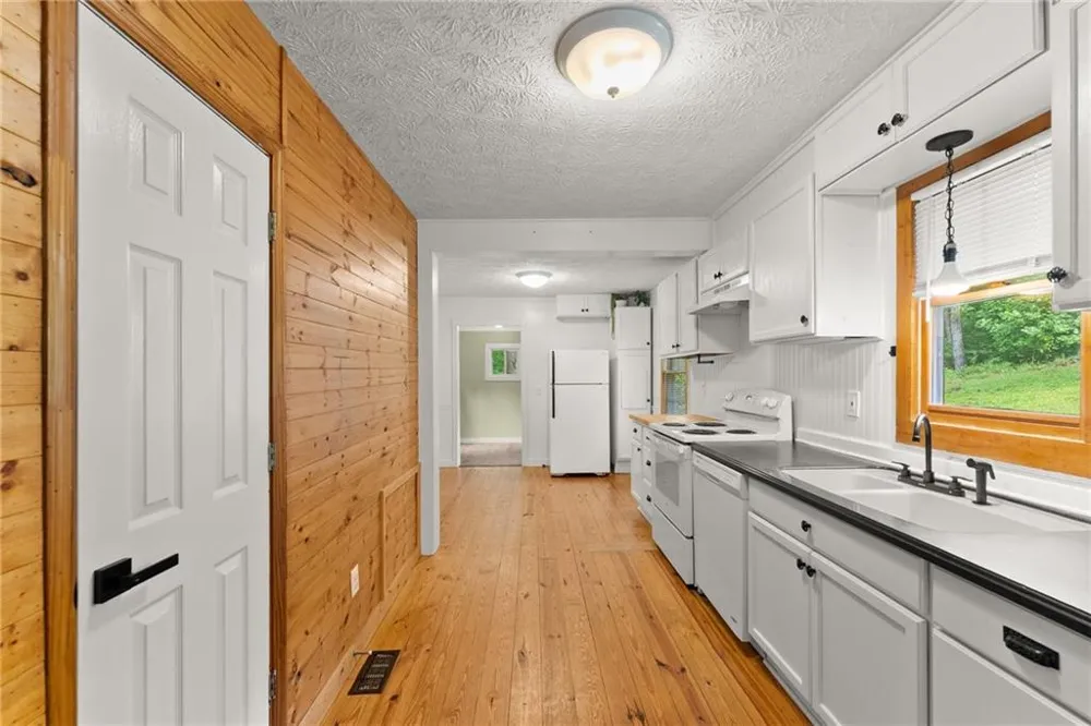 34 Somerset Place Dahlonega, GA 30533