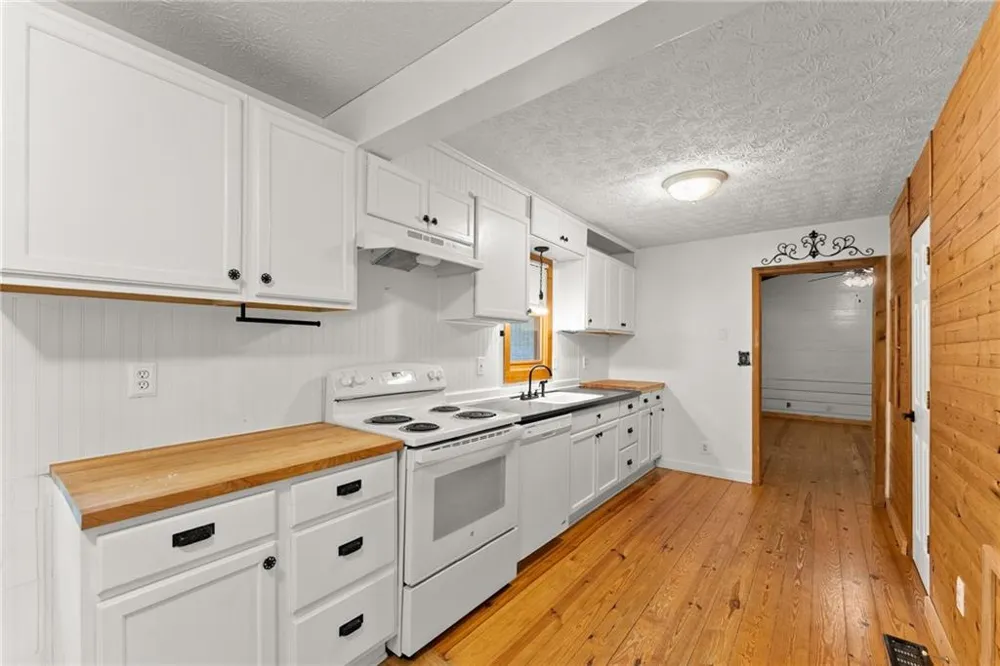 34 Somerset Place Dahlonega, GA 30533