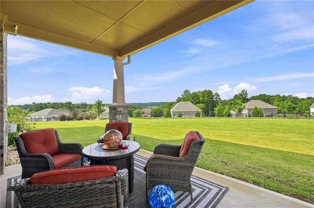 1604 Falcon Court Locust Grove, GA 30248