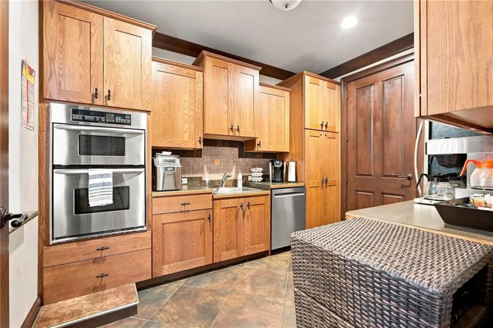 1604 Falcon Court Locust Grove, GA 30248