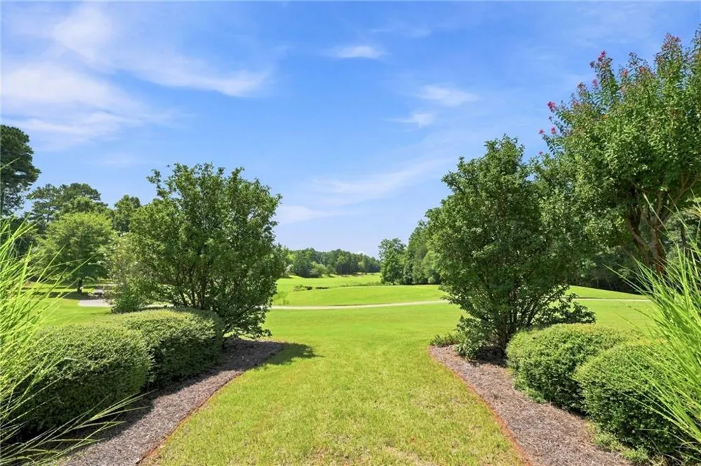 1604 Falcon Court Locust Grove, GA 30248