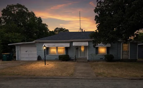 2407 Oak Drive